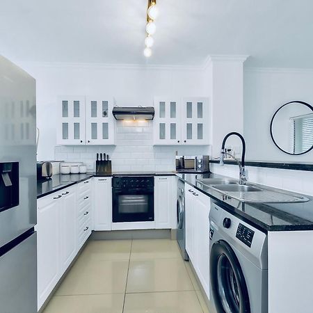 2 Bedroom 2 Bath Luxury - Sandton Cbd Johannesburg Exteriör bild