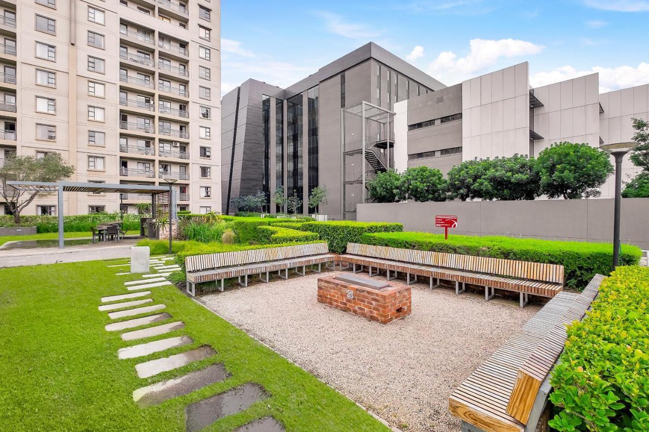 2 Bedroom 2 Bath Luxury - Sandton Cbd Johannesburg Exteriör bild