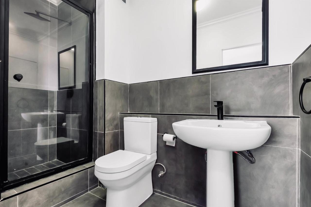 2 Bedroom 2 Bath Luxury - Sandton Cbd Johannesburg Exteriör bild